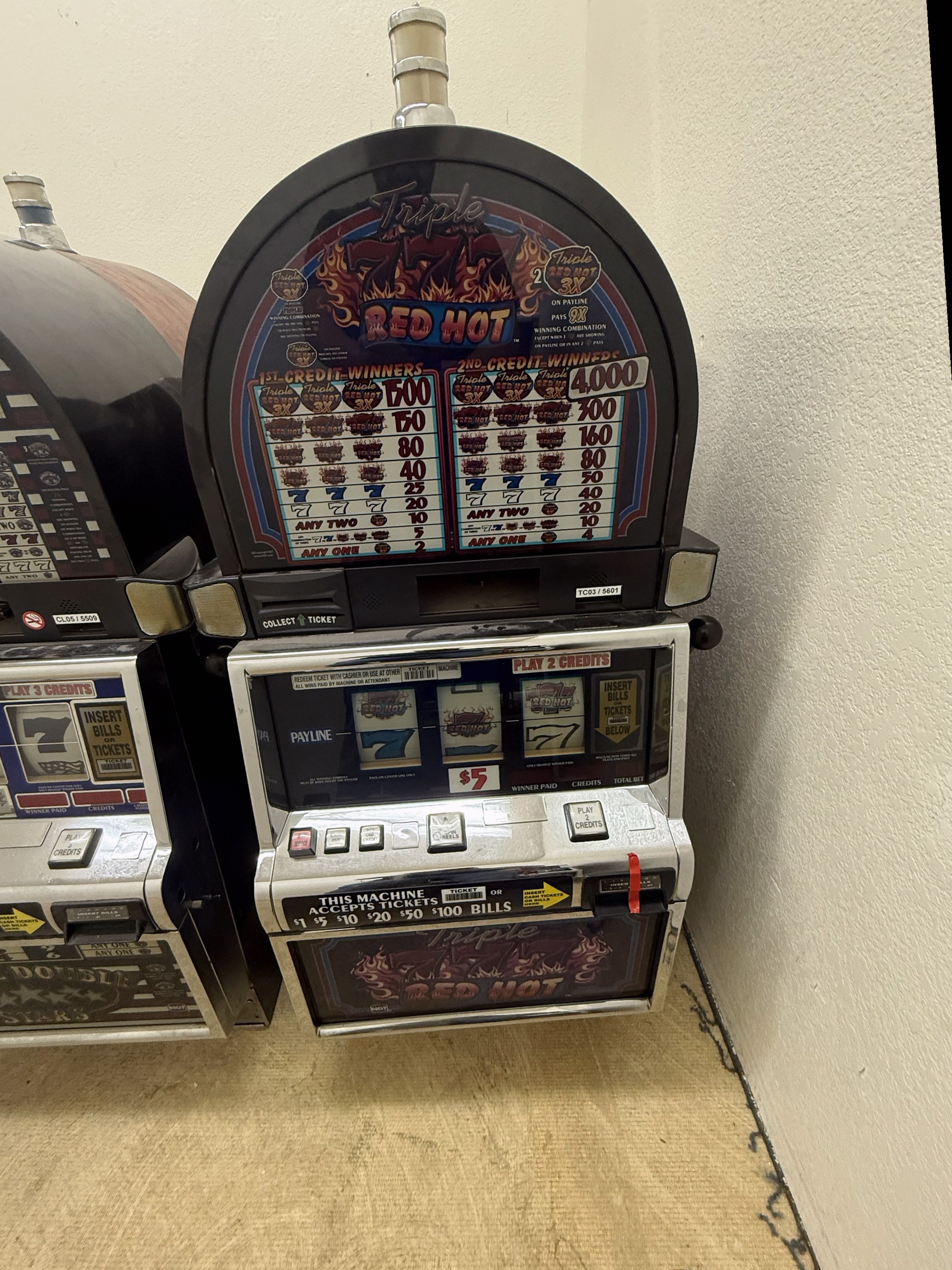 IGT Reel Spinner Triple Red Hot 777